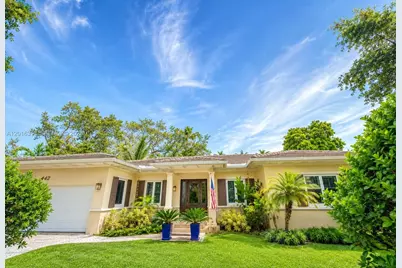 442 Amalfi Ave, Coral Gables, FL 33146 - Photo 2