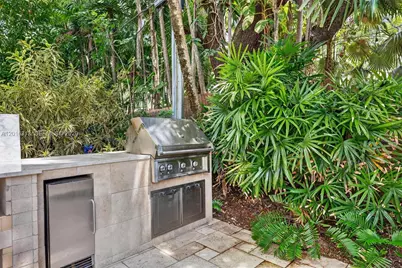 442 Amalfi Ave, Coral Gables, FL 33146 - Photo 38