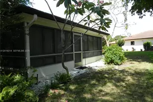 305 NW 42nd St, Boca Raton, FL 33431 - Photo 4