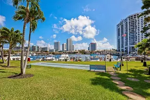 2500 Parkview Dr, Hallandale Beach, FL 33009 - Photo 22