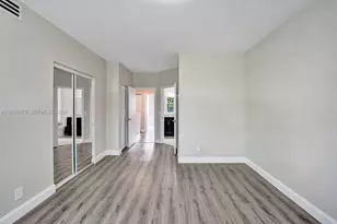 43 Simonton Cir, Weston, FL 33326 - Photo 8