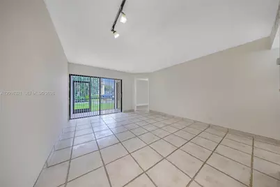 5521 Courtyard Dr #5521, Margate, FL 33063 - Photo 14