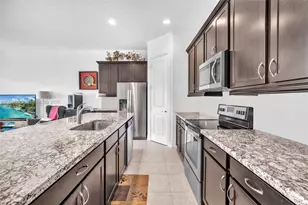 11568 SW 13th Ln, Pembroke Pines, FL 33025 - Photo 12