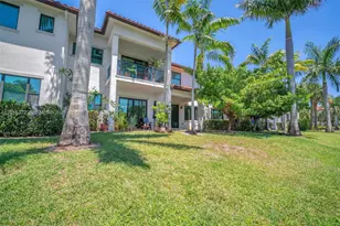 11568 SW 13th Ln, Pembroke Pines, FL 33025 - Photo 32