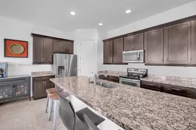 11568 SW 13th Ln, Pembroke Pines, FL 33025 - Photo 14