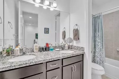 11568 SW 13th Ln, Pembroke Pines, FL 33025 - Photo 20