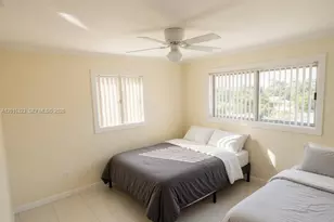 261 NE 40th St, Deerfield Beach, FL 33064 - Photo 4