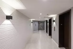 2555 Collins Ave, Miami Beach, FL 33140 - Photo 32
