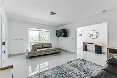 633 N Crescent Dr, Hollywood, FL 33021 - Photo 10