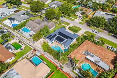 633 N Crescent Dr, Hollywood, FL 33021 - Photo 50