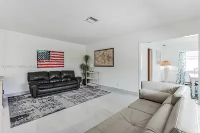 633 N Crescent Dr, Hollywood, FL 33021 - Photo 16