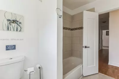 633 N Crescent Dr, Hollywood, FL 33021 - Photo 36