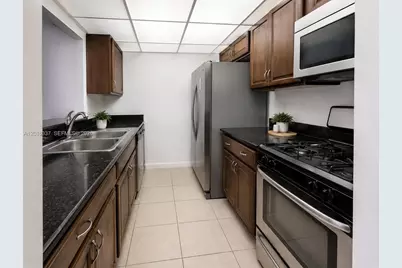 17901 NW 68th Ave #T103, Hialeah, FL 33015 - Photo 4