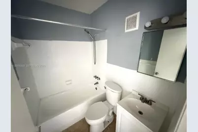 990 SW 4th St #6, Miami, FL 33130 - Photo 2
