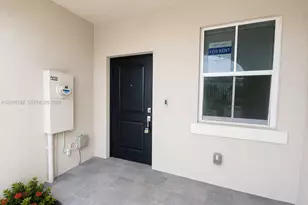 1050 SE 26th Ter, Homestead, FL 33035 - Photo 2