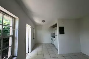 441 SW 10th St, Miami, FL 33130 - Photo 16
