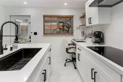 2200 Monroe St #12, Hollywood, FL 33020 - Photo 4