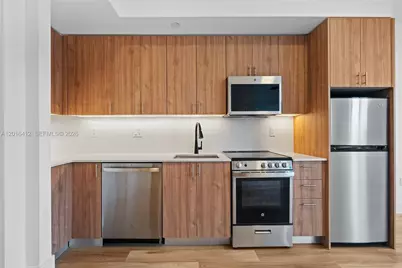 650 SW 1st St #301, Miami, FL 33130 - Photo 2