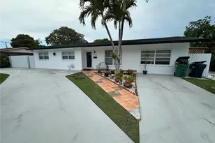 15640 SW 102nd Pl, Miami, FL 33157 - Photo 2