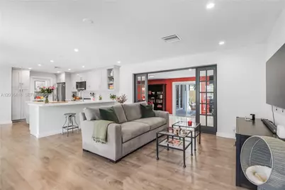 1705 NE 24th St, Wilton Manors, FL 33305 - Photo 14