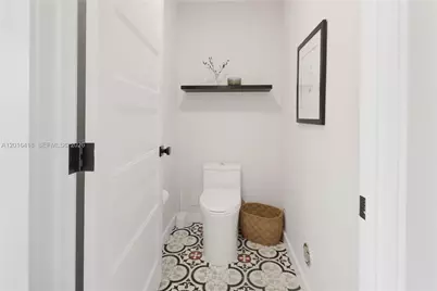 1705 NE 24th St, Wilton Manors, FL 33305 - Photo 32