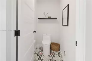 1705 NE 24th St, Wilton Manors, FL 33305 - Photo 32