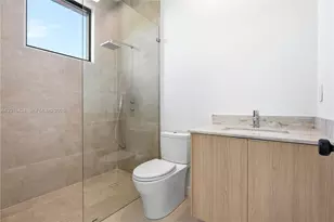 1940 Alamanda Dr, North Miami, FL 33181 - Photo 26