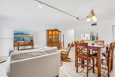 425 W Park Dr #10, Miami, FL 33172 - Photo 34