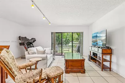 425 W Park Dr #10, Miami, FL 33172 - Photo 30
