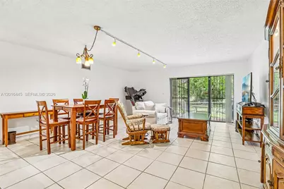 425 W Park Dr #10, Miami, FL 33172 - Photo 32