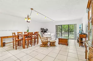 425 W Park Dr, Miami, FL 33172 - Photo 32