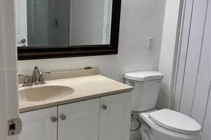 1131 SW 86th Ave, Pembroke Pines, FL 33025 - Photo 8