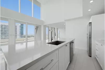 555 NE 34th St #PH4, Miami, FL 33137 - Photo 2