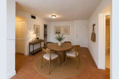 1205 Mariposa Ave #301, Coral Gables, FL 33146 - Photo 6