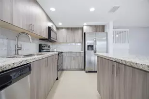 10941 N Lakeview Dr, Pembroke Pines, FL 33026 - Photo 8
