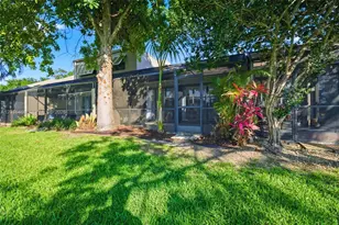10941 N Lakeview Dr, Pembroke Pines, FL 33026 - Photo 32