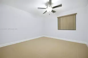 10941 N Lakeview Dr, Pembroke Pines, FL 33026 - Photo 26