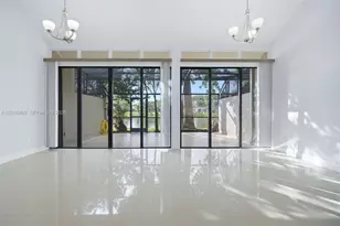 10941 N Lakeview Dr, Pembroke Pines, FL 33026 - Photo 14