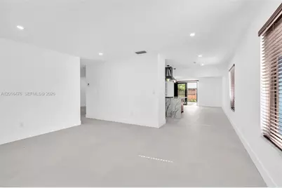 17911 NW 82nd Ave, Hialeah, FL 33015 - Photo 6