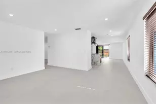17911 NW 82nd Ave, Hialeah, FL 33015 - Photo 6