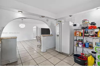 2451 NW 11th St, Miami, FL 33125 - Photo 12