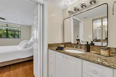 1101 Colony Point Cir #309, Pembroke Pines, FL 33026 - Photo 22