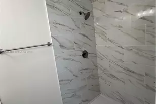 6640 W 24th Ct, Hialeah, FL 33016 - Photo 20