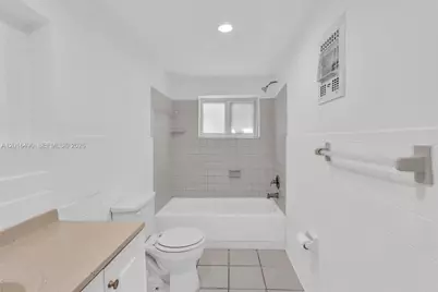 2140 NW 29th St, Oakland Park, FL 33311 - Photo 20