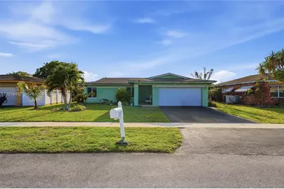 8271 NW 68th Ter, Tamarac, FL 33321 - Photo 2