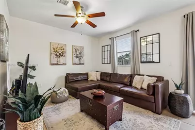 284 SE 37th Ter, Homestead, FL 33033 - Photo 8