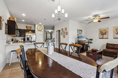 284 SE 37th Ter, Homestead, FL 33033 - Photo 12