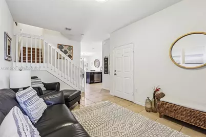 284 SE 37th Ter, Homestead, FL 33033 - Photo 2