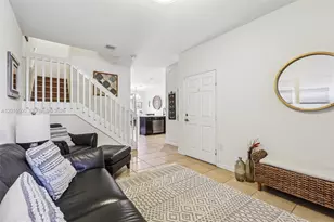 284 SE 37th Ter, Homestead, FL 33033 - Photo 2