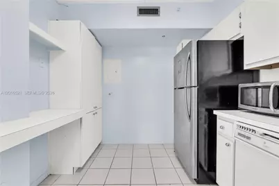 4001 Hillcrest Dr #812, Hollywood, FL 33021 - Photo 6